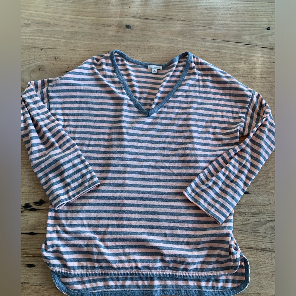 Gap Stripes Long Sleeve Tee Shirt Peach Gray Vneck Women’s‎ M Preloved